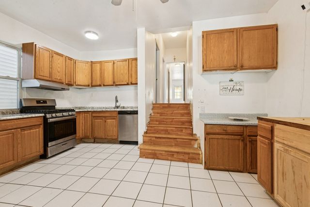 2115 Emerson Street, Evanston, IL 60201