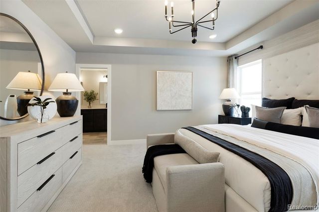 688 Gretchen Lane, Saline, MI 48176