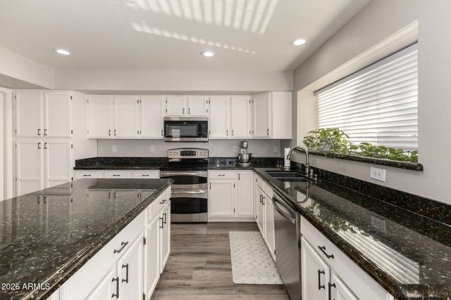 314 S SANDSTONE Street, Gilbert, AZ 85296