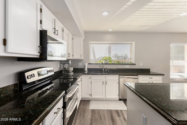 314 S SANDSTONE Street, Gilbert, AZ 85296