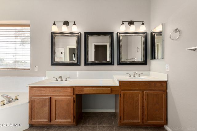 314 S SANDSTONE Street, Gilbert, AZ 85296