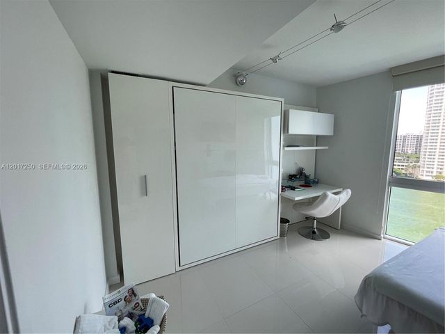335 S Biscayne Boulevard 1209, Miami, FL 33131