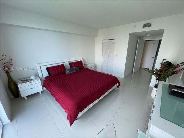 335 S Biscayne Boulevard 1209, Miami, FL 33131