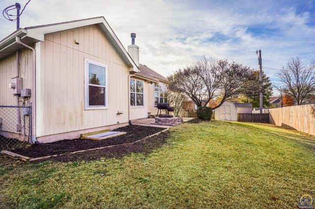 495 E 13th ST, Tonganoxie, KS 66086