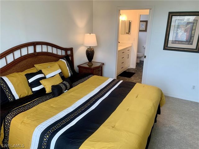 230 Robin Hood CIR 102, Naples, FL 34104