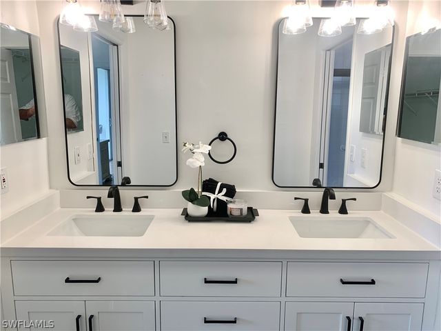 230 Robin Hood CIR 102, Naples, FL 34104