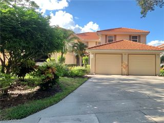230 Robin Hood CIR 102, Naples, FL 34104
