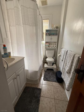 1028 Sheridan Ave 4, Elizabeth City, NJ 07208