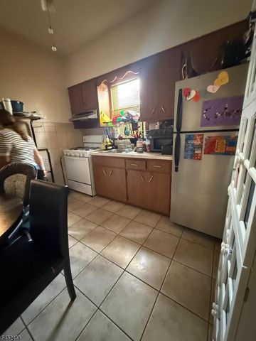 1028 Sheridan Ave 4, Elizabeth City, NJ 07208