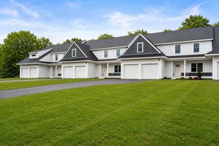 97 Driftwood Circle # 37, Sandown, NH 03873