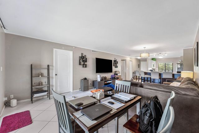 2205 S CYPRESS BEND Drive 302, Pompano Beach, FL 33069