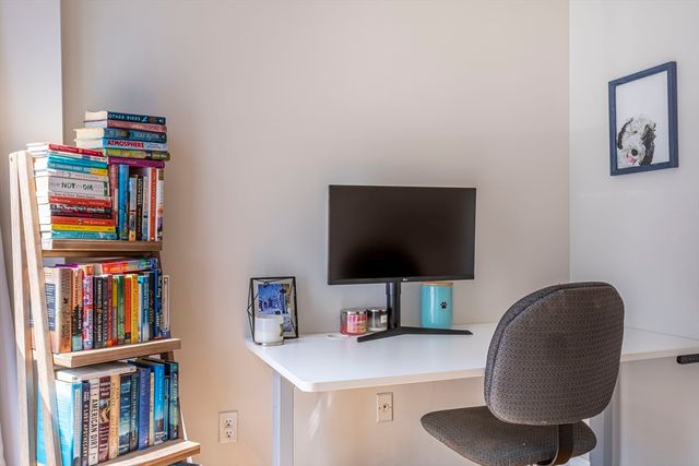 142 Commercial St. 101, Boston, MA 02109