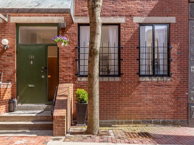 142 Commercial St. 101, Boston, MA 02109