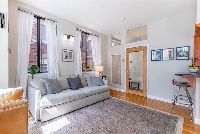 142 Commercial St. 101, Boston, MA 02109