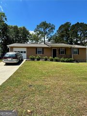 1736 Almand Creek Drive SW, Conyers, GA 30094