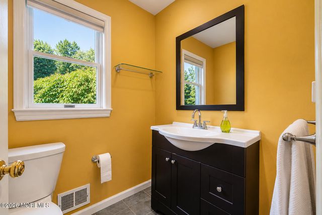 184 Parkview Terrace, Lincroft, NJ 07738
