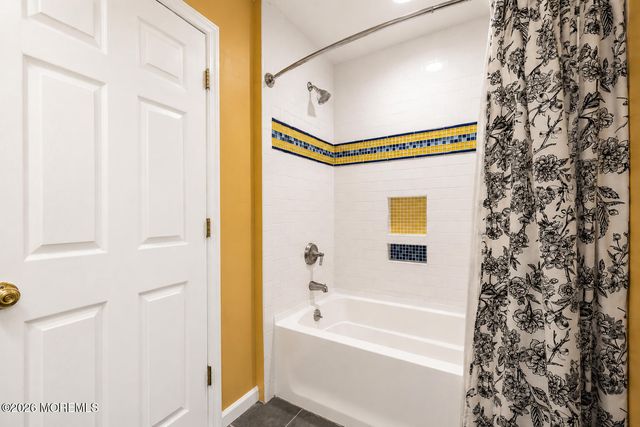 184 Parkview Terrace, Lincroft, NJ 07738