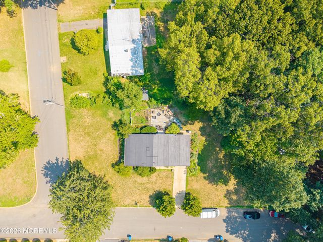 184 Parkview Terrace, Lincroft, NJ 07738