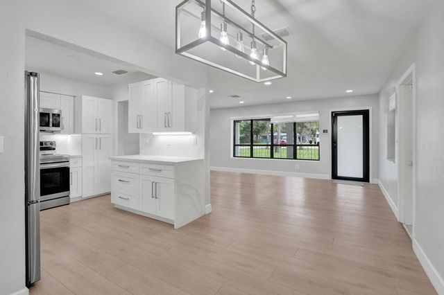 1054 Wyoming Avenue, Fort Lauderdale, FL 33312