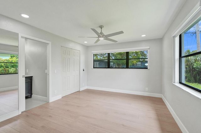 1054 Wyoming Avenue, Fort Lauderdale, FL 33312