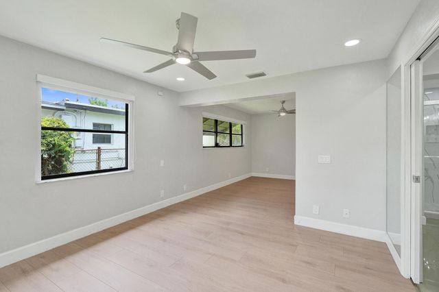 1054 Wyoming Avenue, Fort Lauderdale, FL 33312