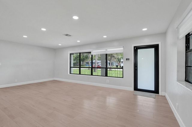 1054 Wyoming Avenue, Fort Lauderdale, FL 33312