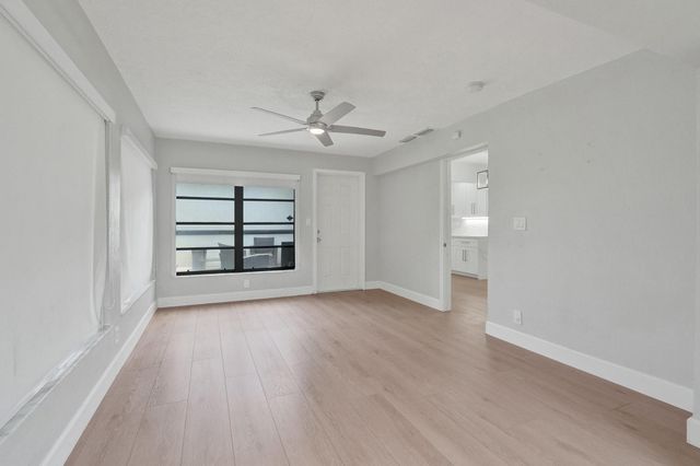 1054 Wyoming Avenue, Fort Lauderdale, FL 33312