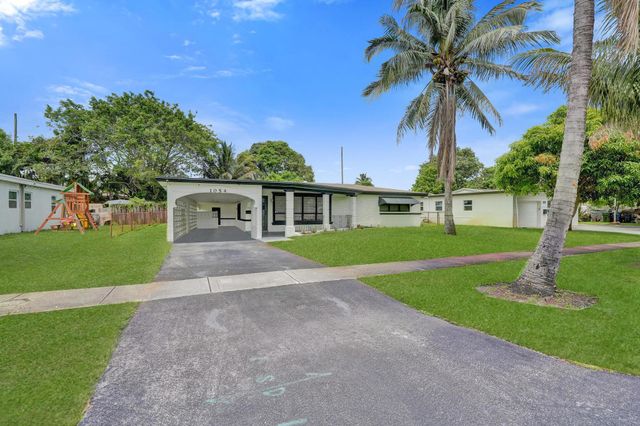 1054 Wyoming Avenue, Fort Lauderdale, FL 33312
