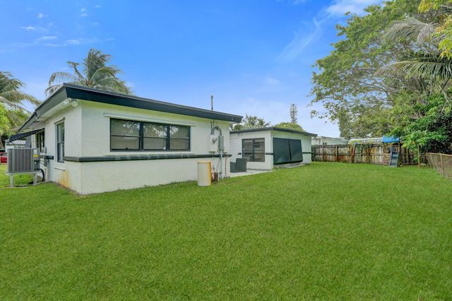 1054 Wyoming Avenue, Fort Lauderdale, FL 33312
