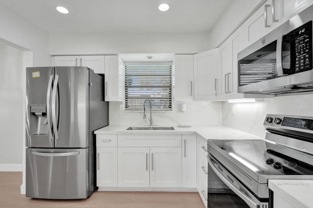 1054 Wyoming Avenue, Fort Lauderdale, FL 33312