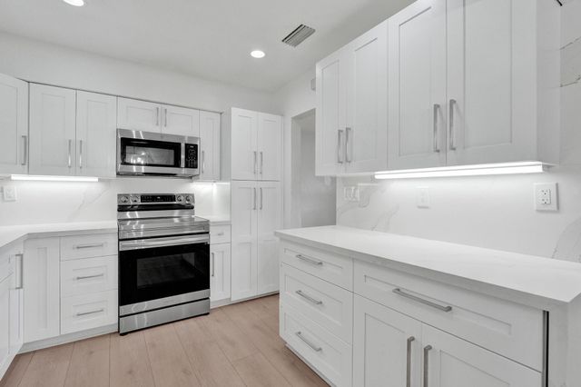 1054 Wyoming Avenue, Fort Lauderdale, FL 33312