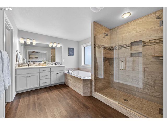 2005 Nw 118TH Way, Vancouver, WA 98685