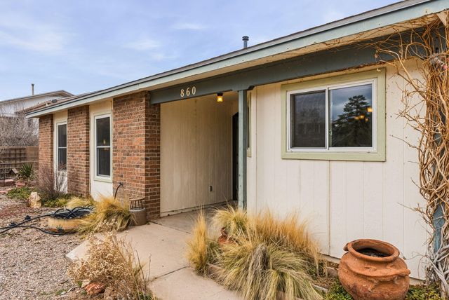 860 Amethyst Drive NE, Rio Rancho, NM 87124