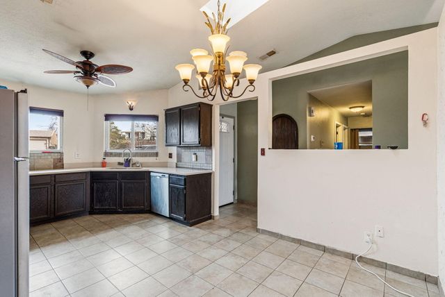 860 Amethyst Drive NE, Rio Rancho, NM 87124