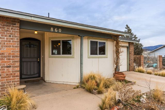 860 Amethyst Drive NE, Rio Rancho, NM 87124