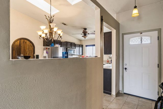 860 Amethyst Drive NE, Rio Rancho, NM 87124