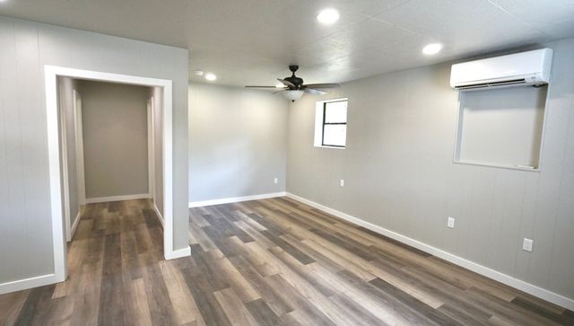 110 Fourth St, Ingram, TX 78025