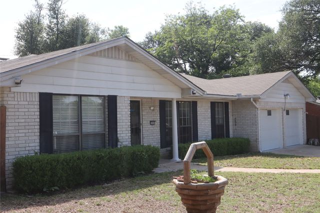 3205 Pin Oak Drive, Temple, TX 76502