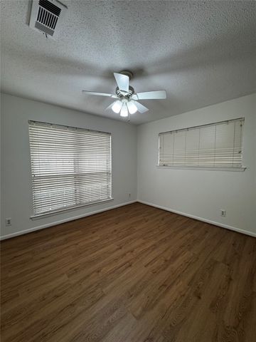 3205 Pin Oak Drive, Temple, TX 76502