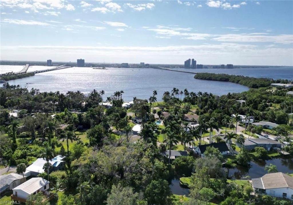1109 6th WAY, North Fort Myers, FL 33903