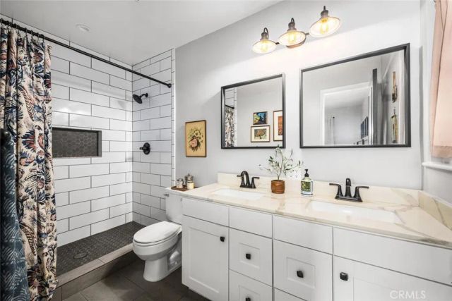 6110 E Walton Street, Long Beach, CA 90815