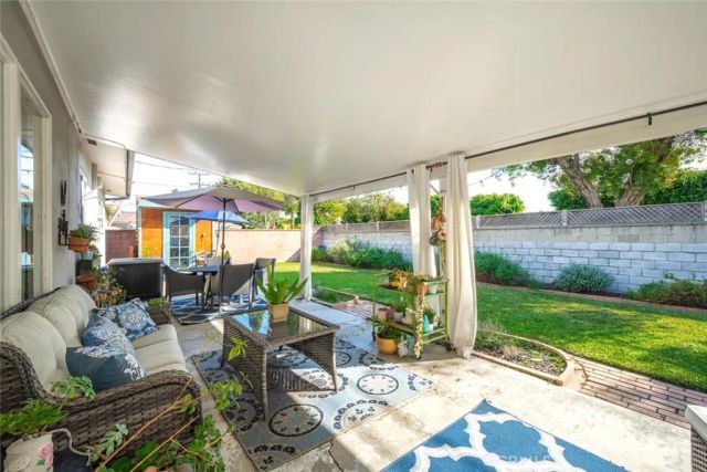 6110 E Walton Street, Long Beach, CA 90815