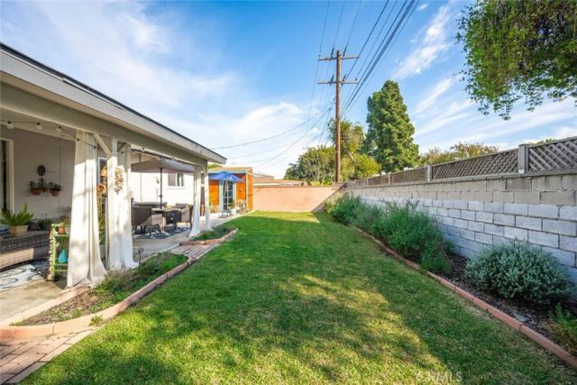 6110 E Walton Street, Long Beach, CA 90815