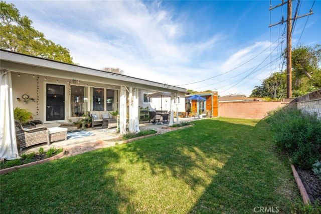 6110 E Walton Street, Long Beach, CA 90815