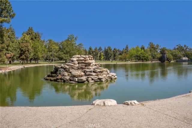 6110 E Walton Street, Long Beach, CA 90815