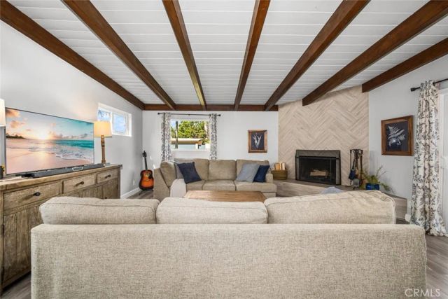 6110 E Walton Street, Long Beach, CA 90815