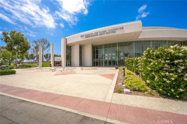 6110 E Walton Street, Long Beach, CA 90815