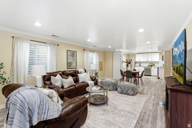 3124 W ELMWOOD DR, Riverton, UT 84065