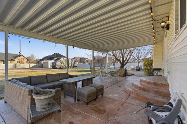 3124 W ELMWOOD DR, Riverton, UT 84065