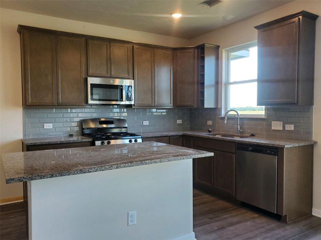 2054 Muscadine Trail, Brenham, TX 77833